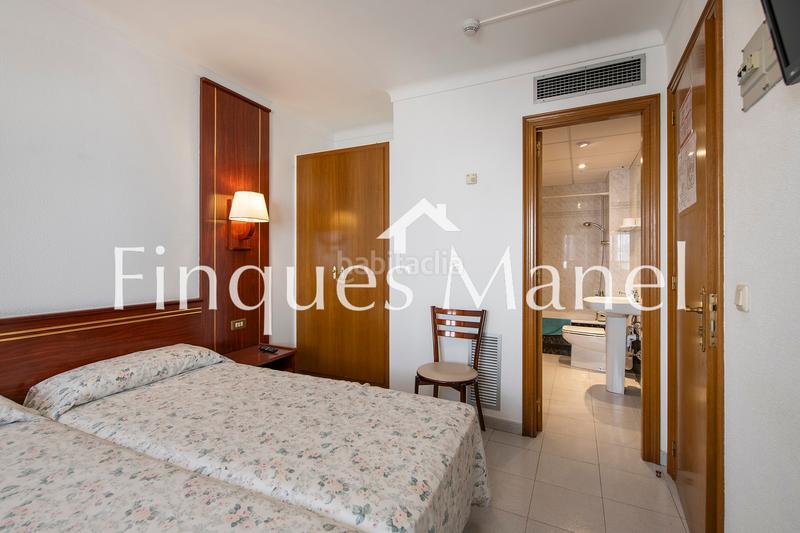 Foto e4d54a9a-a08f-4a34-9b2d-38d87d2fa7d9. Edifici a avinguda de girona 11 a Eixample Residencial Escala (L´)
