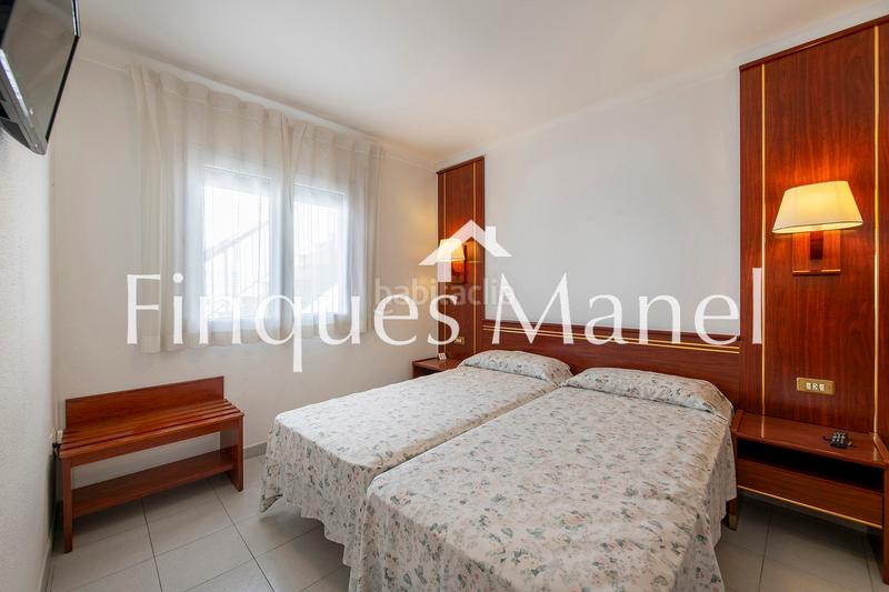 Foto f05b0298-a3e6-493c-84c7-092b60f21ef1. Edifici a avinguda de girona 11 a Eixample Residencial Escala (L´)