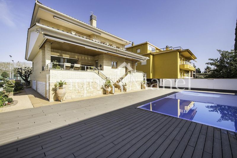 Foto 0861c013-3ed0-4b31-8f77-98a44ab13825. Casa amb piscina a Banyoles