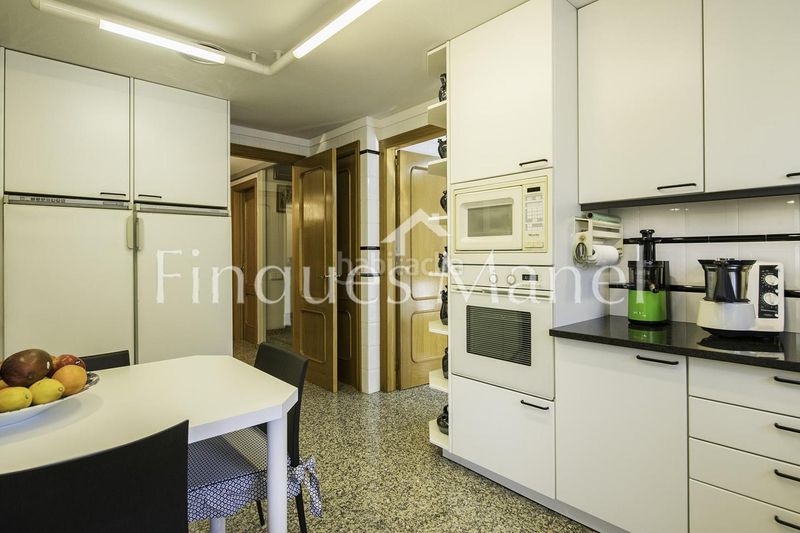 Foto 344bbcf1-f15e-44ed-bd8f-a702d9bec984. Casa amb piscina a Banyoles