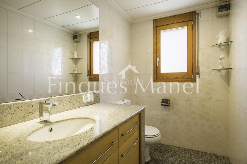 Foto ff265bdc-1885-4f4f-bac7-e6ee9e011889. Casa amb piscina a Banyoles