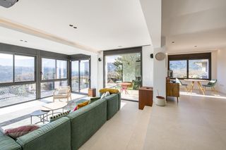 Casa a Banyoles. Exclusiva casa unifamiliar a banyoles