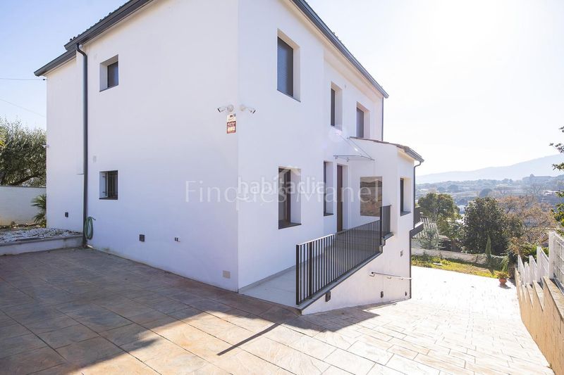 Foto 15535d67-0882-46ba-bda5-a64546d60f22. Casa a Banyoles