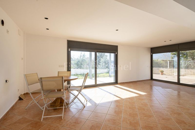 Foto cd93e78d-9fa5-42bb-b490-ff926036259a. Casa a Banyoles