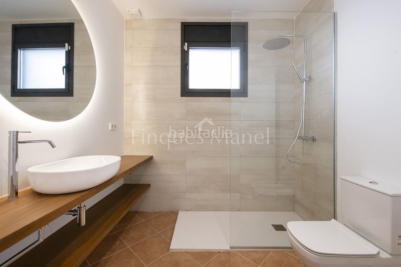Foto e868b806-3f83-4e6b-8e8d-10834fe2c93a. Casa a Banyoles