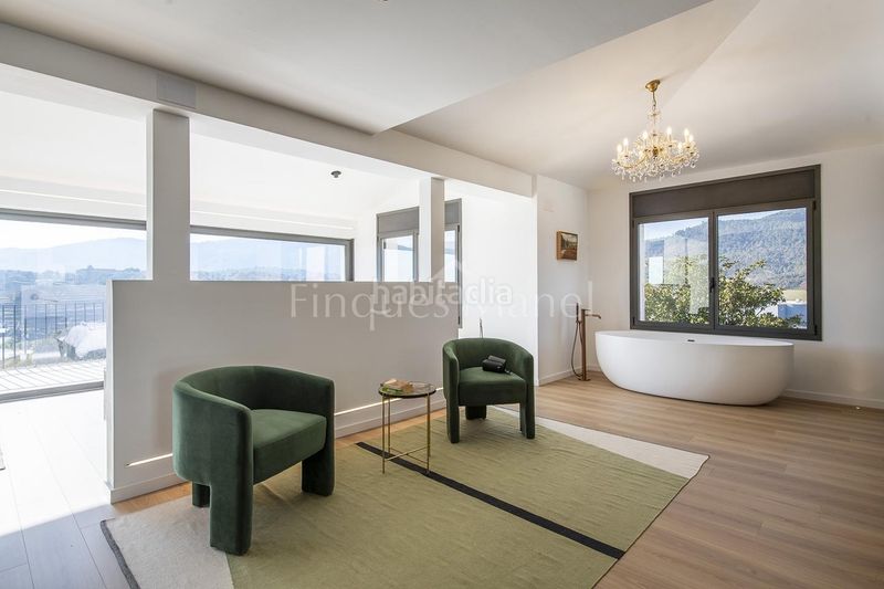 Foto f06ce550-4d5b-4763-b83b-0c172d314567. Casa a Banyoles