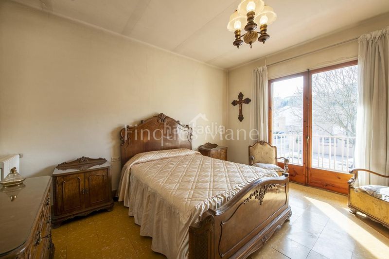 Foto 12ba7868-e184-40b1-864c-6a1c6e25eb10. Casa amb calefacció aparcament a Banyoles