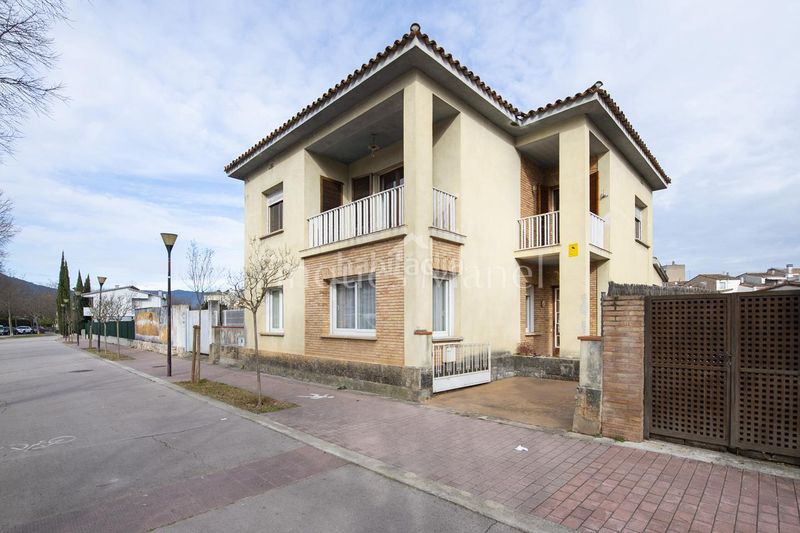 Foto 6a26491a-eeb1-4067-9d7e-2166e37c9e29. Casa amb calefacció aparcament a Banyoles