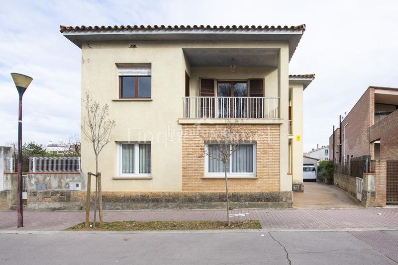 Foto a3c5d3b5-4be7-477b-ad93-2c327875ba15. Casa amb calefacció aparcament a Banyoles
