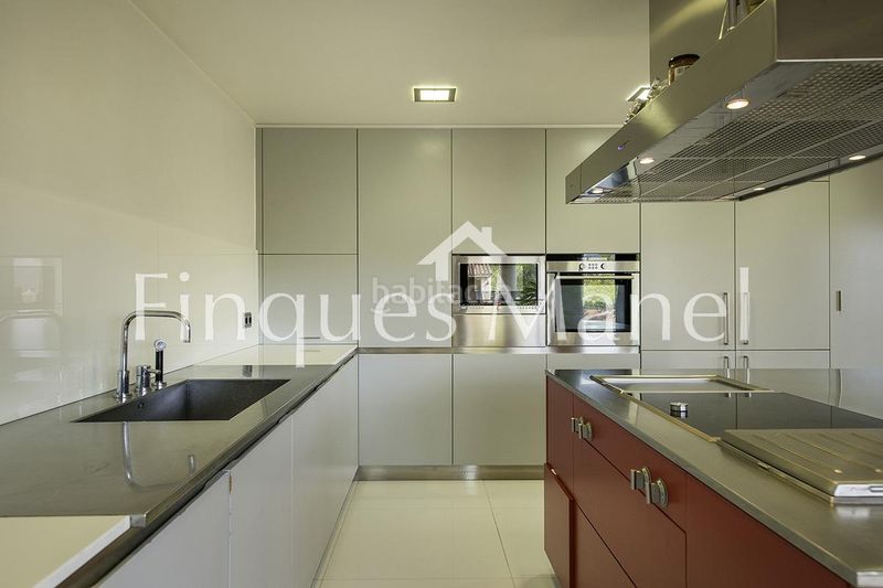 Foto 0729e5be-0a8c-44a1-9751-8db571113d5d. Pis amb aparcament a Olot