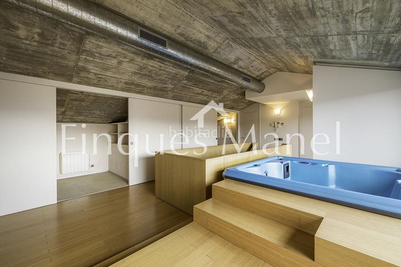 Foto 0db4168c-7725-49a7-a71f-4a88236991ad. Pis amb aparcament a Olot