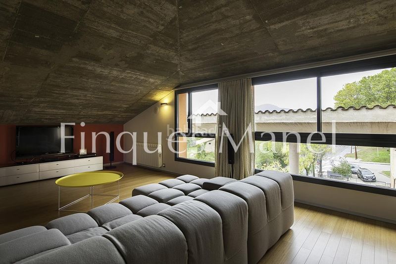 Foto 441c844a-6833-4f45-b796-11e235587424. Pis amb aparcament a Olot