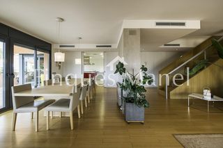 Flat in Olot. Impressionant àtic dúplex ubicat al centre dolot
