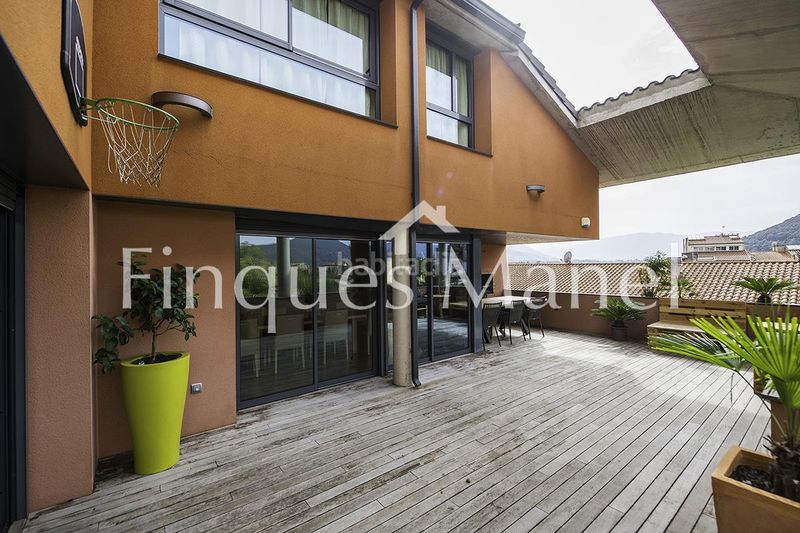 Foto c7a5c8eb-7e90-47e6-b64b-8932afbeaec6. Pis amb aparcament a Olot