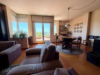 Miete Zweistöckige Wohnung in Santa Eugenia. Pis dúplex de lloguer a girona  zona santa eugènia
