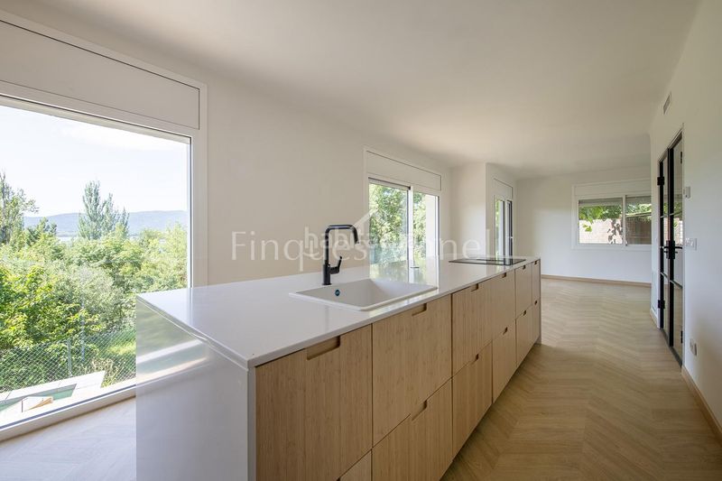 Foto b40cef41-cb4f-4b94-896f-10de30d3c9ff. Casa a Banyoles