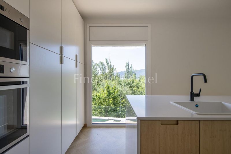 Foto b5840f54-cc45-41f2-8c62-0007f47bd68d. Casa a Banyoles