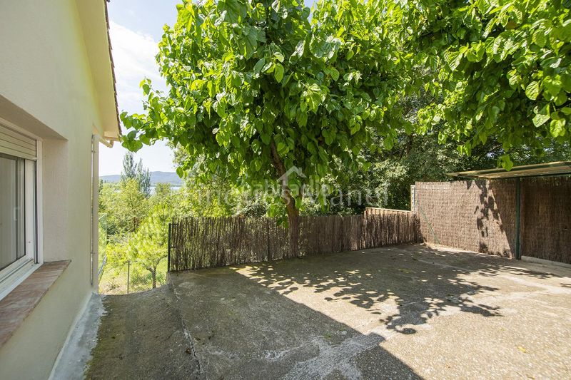 Foto b9db4fd4-9d67-4f59-9494-b99fe32703fe. Casa a Banyoles