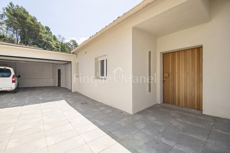 Foto f6b8166b-72e7-4850-8899-7756c2f81d3e. Casa a Banyoles