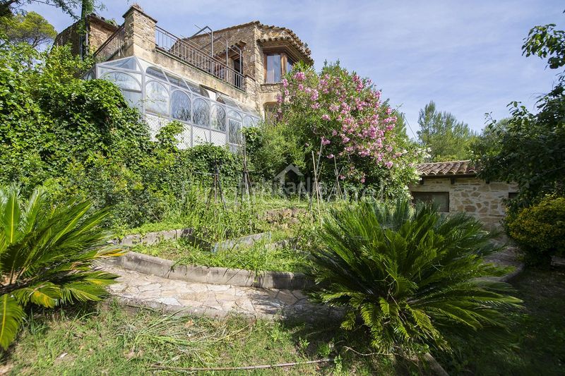 Foto c1ee502a-be6f-4acc-89e8-54b137b29ed6. Masia amb calefacció piscina a Cistella