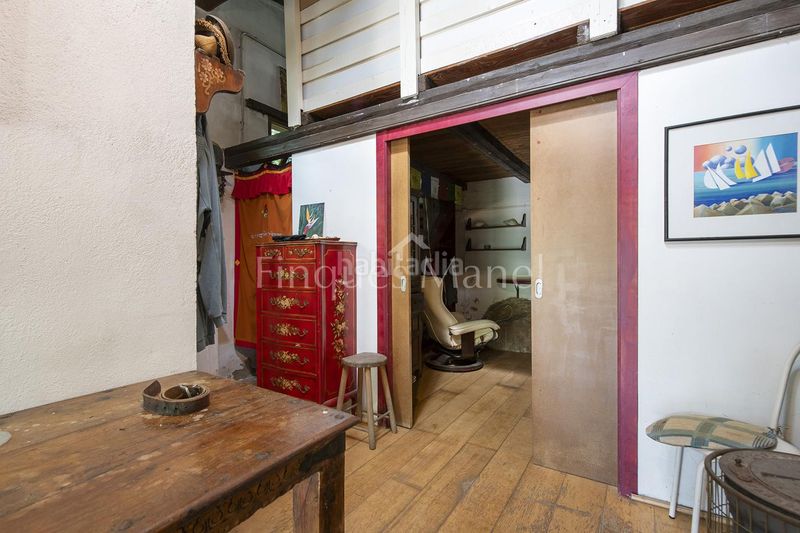 Foto f254b957-9d6a-4501-aedb-e8fe916eb921. Masia amb calefacció piscina a Cistella