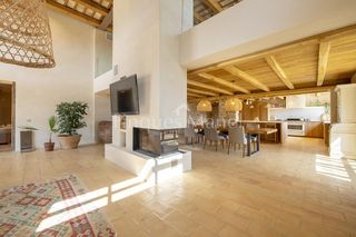 Country house  Gi-514. Finca rústica completament reformada, a 10 minuts de girona.