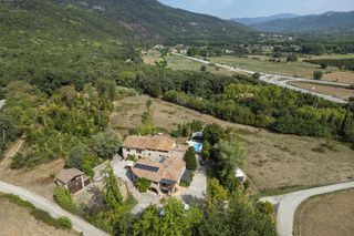 Casale  Pla de mont. Masia en venda la cellera de ter