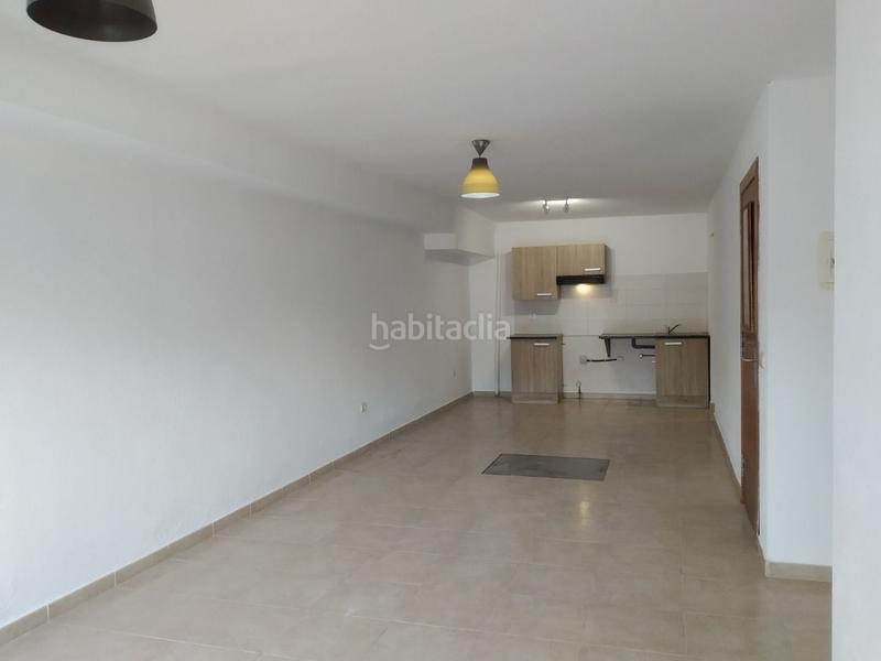 Foto 1fd09223-faca-448c-be3b-f61483216f19. Alquiler local comercial local ideal para oficina privada o despacho. en Llagostera