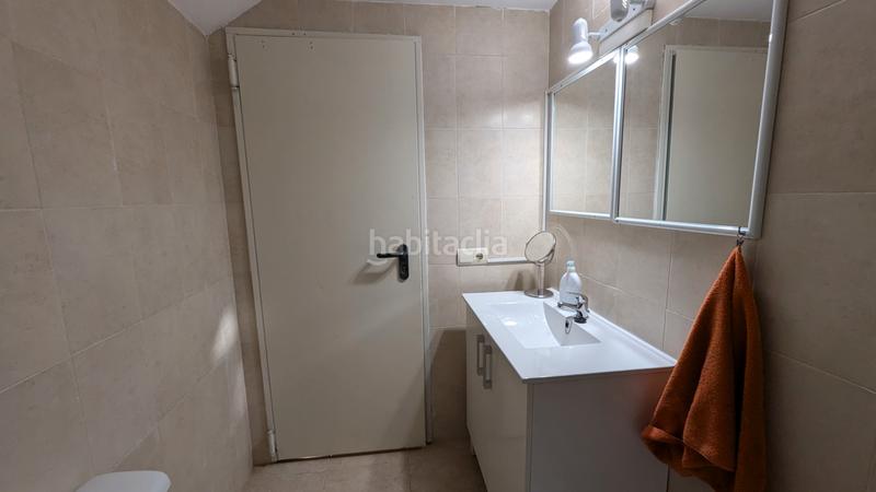 Foto 6c8b48b6-7974-4066-8415-d9e52bf775ba. Alquiler local comercial local ideal para oficina privada o despacho. en Llagostera