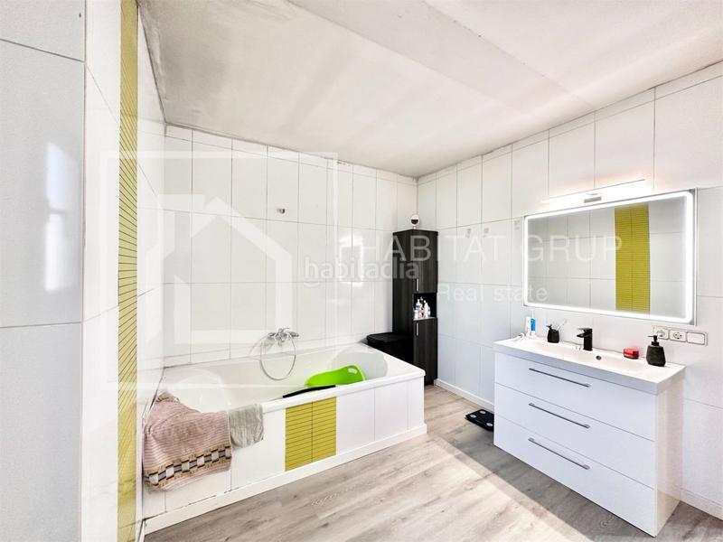 Foto 35caac88-803d-4e54-9ca3-232943bc2820. Casa a Llagostera