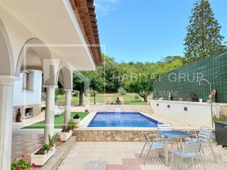 Casa a Montilivi. Chalet en venta en montilivipalau17003
