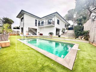 Casa a Golf Costa Brava. Chalet con piscina a venta en santa cristina daro mas trempat