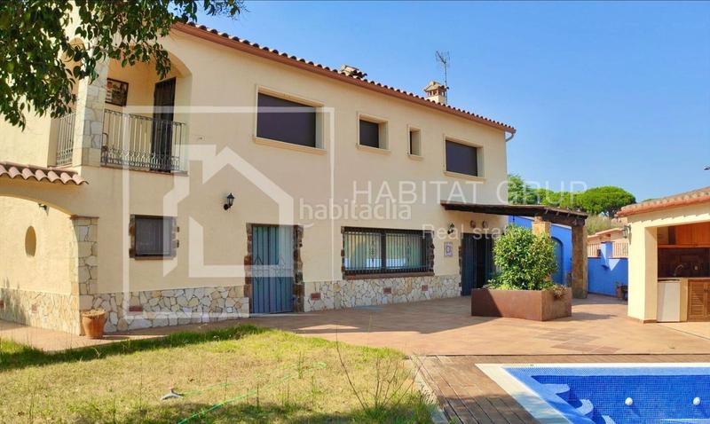Foto bb709812-6efa-4ad0-be00-c0c6cfce306b. Casa chalet en venta en Cabanyes-Mas Ambrós-Mas Pallí Calonge