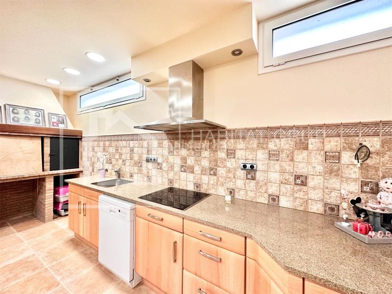Foto 12451d76-50c1-459b-9053-37ce3b153d41. Casa chalet con piscina en Cabanyes-Mas Ambrós-Mas Pallí Calonge
