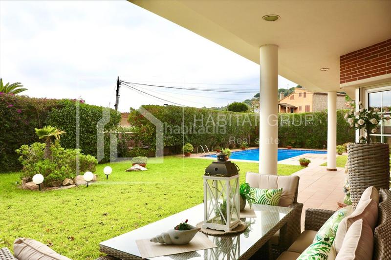 Foto 1e8b18fa-ceb3-4e11-b9b4-812e4ee05e71. Casa chalet con piscina en Cabanyes-Mas Ambrós-Mas Pallí Calonge