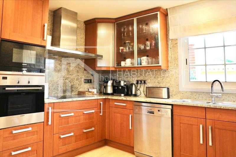 Foto 5f5c0c35-274e-40d5-8b1a-18afc6e60963. Casa chalet con piscina en Cabanyes-Mas Ambrós-Mas Pallí Calonge