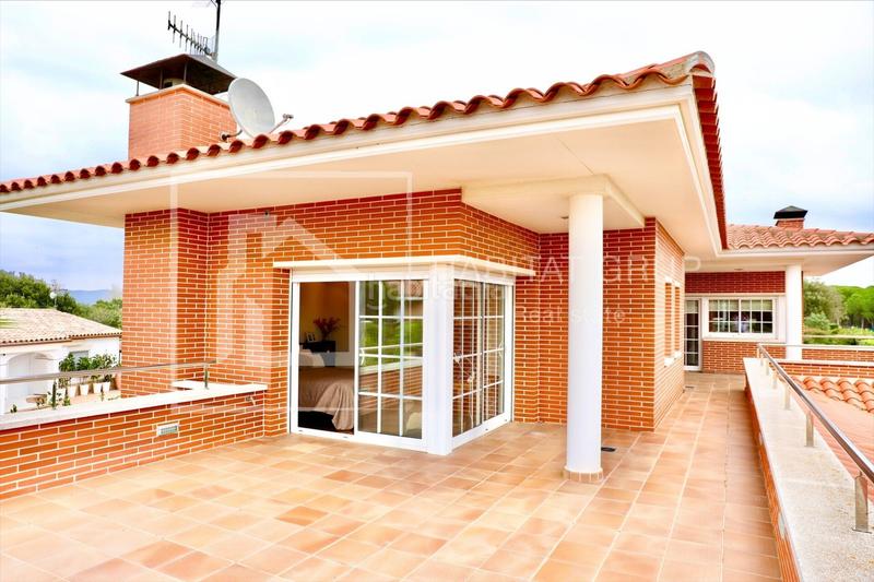 Foto 85d6a45f-5e32-4941-9cc4-35f2b8a834df. Casa chalet con piscina en Cabanyes-Mas Ambrós-Mas Pallí Calonge