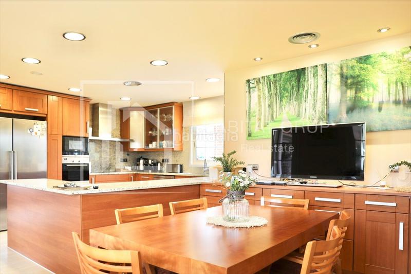 Foto c328262f-0d08-41d0-a3ed-29cff1c6394c. Casa chalet con piscina en Cabanyes-Mas Ambrós-Mas Pallí Calonge