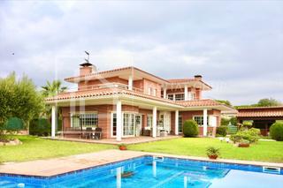 Casa a Cabanyes-Mas Ambrós-Mas Pallí. Chalet con piscina en calonge