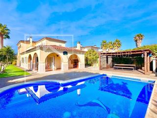 Casa a Puig Ses Forques - Torre Colomina. Chalet en venta en calonge