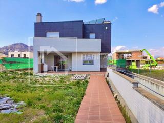 Casa a Gurb. Casa unifamiliar en venta en gurb