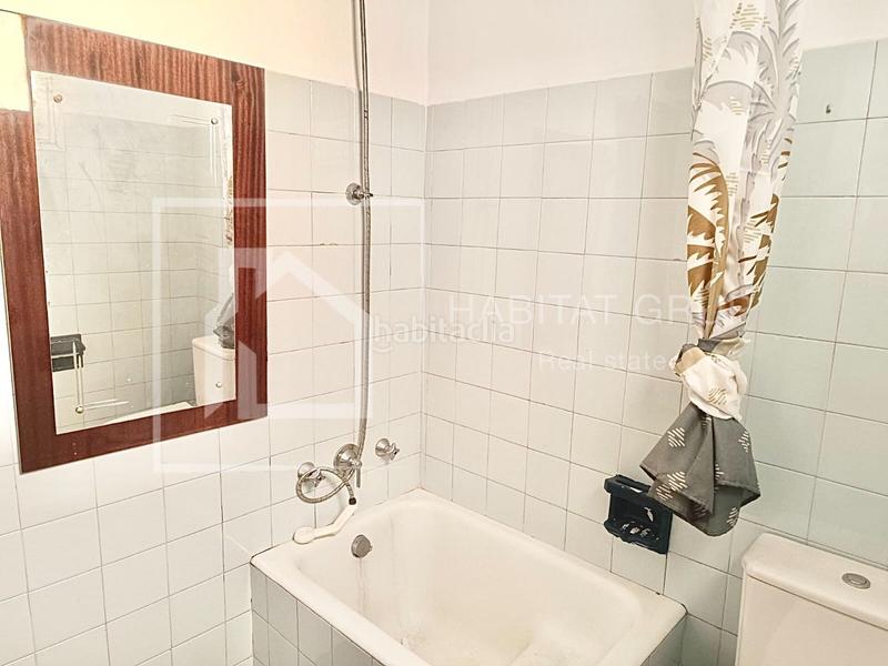 Foto 3e126cd2-f26d-49af-bb9d-2125a1505770. Piso  con gran terraza en el centro ! en Eixample Nord Girona