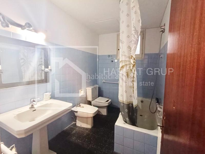Foto be63bd9a-57c4-4cce-9909-652f3cc4c9b0. Piso  con gran terraza en el centro ! en Eixample Nord Girona