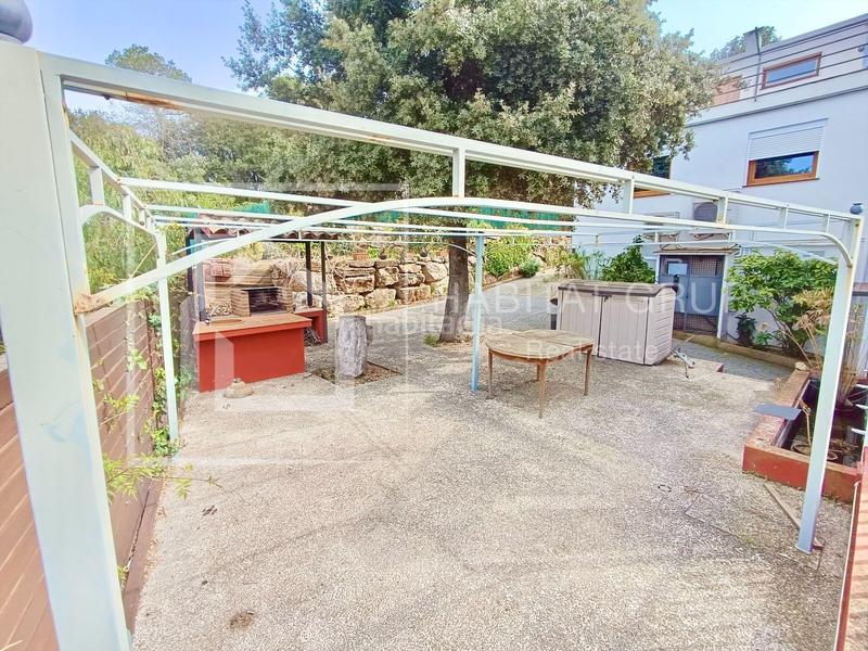 Foto 0d5d1dfa-7c36-444d-84e9-cd63918a0d6b. House in Montjuïc Girona