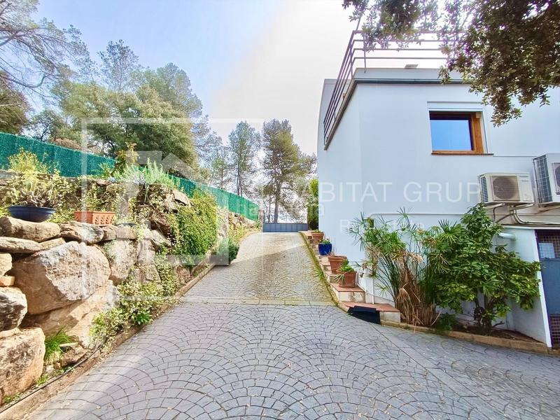 Foto 365ac4db-6a14-4d58-b65d-e5819384f006. House in Montjuïc Girona