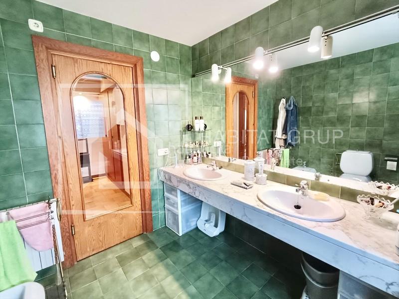 Foto 442cf10f-30af-4a72-9cc6-f119ac87b964. House in Montjuïc Girona