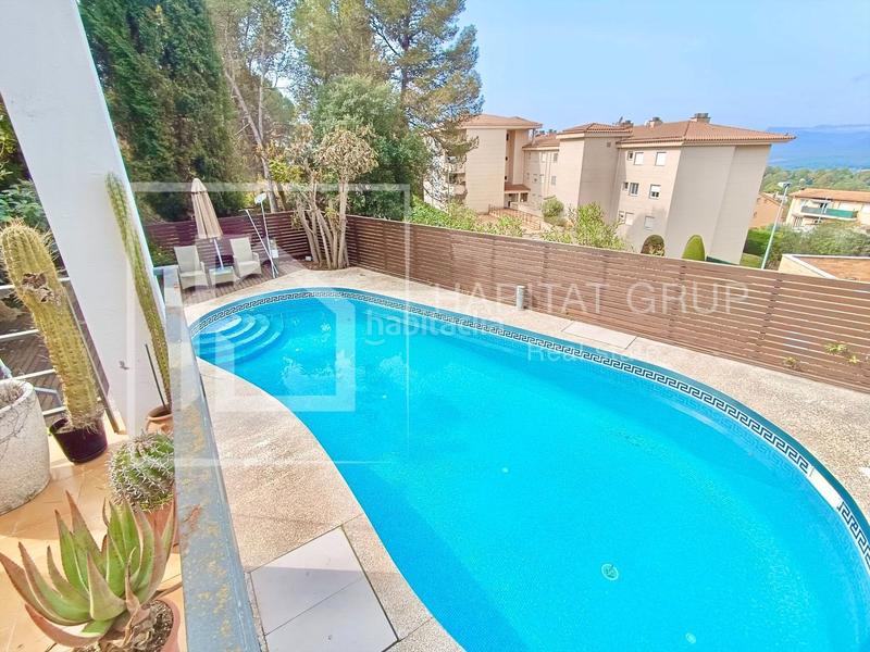 Foto 4b10862b-b4b2-49b9-8f81-09471b04a9cd. House in Montjuïc Girona