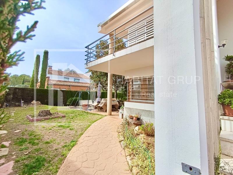 Foto 5b8b5a4b-9fff-494a-8143-61e96dc74bf8. House in Montjuïc Girona