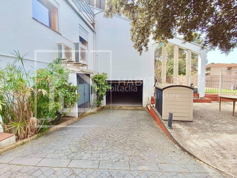 Foto 98b4f590-6621-4f7a-9360-d2ed5e3a11ac. House in Montjuïc Girona