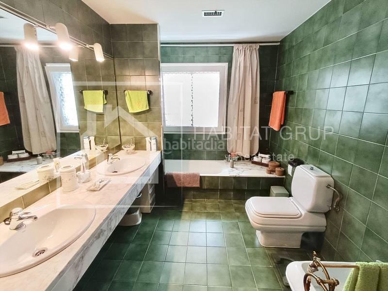 Foto b88b7c4b-c9f0-40a5-acfa-870e5c44a9b4. House in Montjuïc Girona